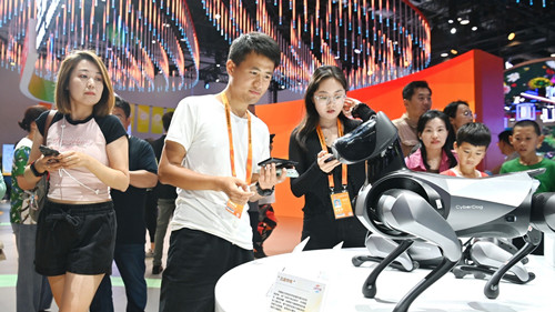 科技满满 创意满满——服贸会首钢园专题展亮点纷呈