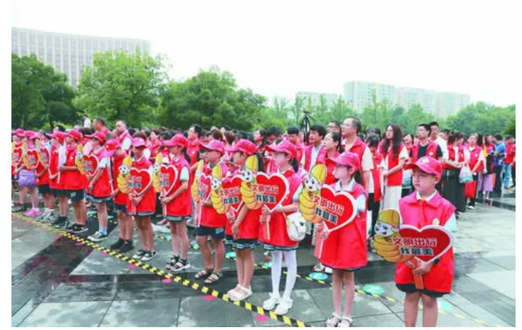 603名志愿者赛会志愿服务第一天——“小荷才露尖尖角”