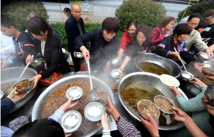 真诚赢得善意，“一元午餐”饭钱意外多出1012元