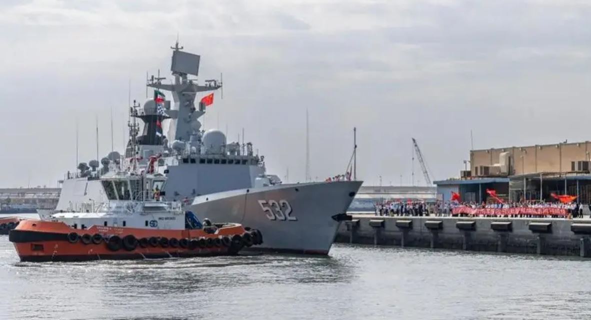 中国海军第44批护航编队结束对科威特友好访问