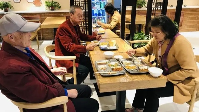 老年助餐，推得开还要办得好
