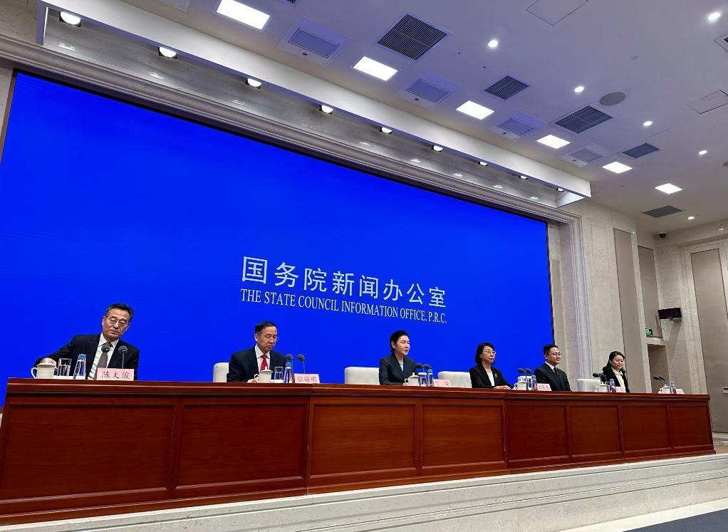 权威部门话开局丨发挥法治固根本、稳预期、利长远的保障作用——司法部有关负责人谈加强法治建设