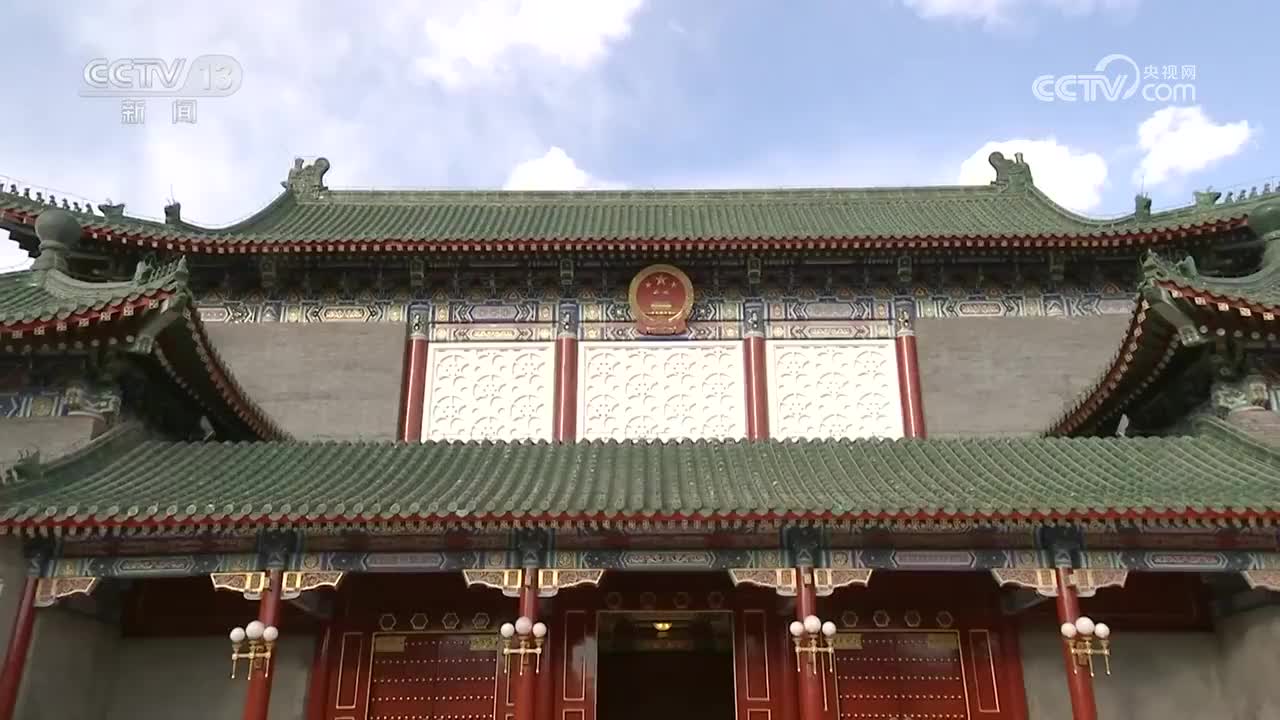 习近平在中共中央政治局第十次集体学习时强调 加强涉外法制建设 营造有利法治条件和外部环境