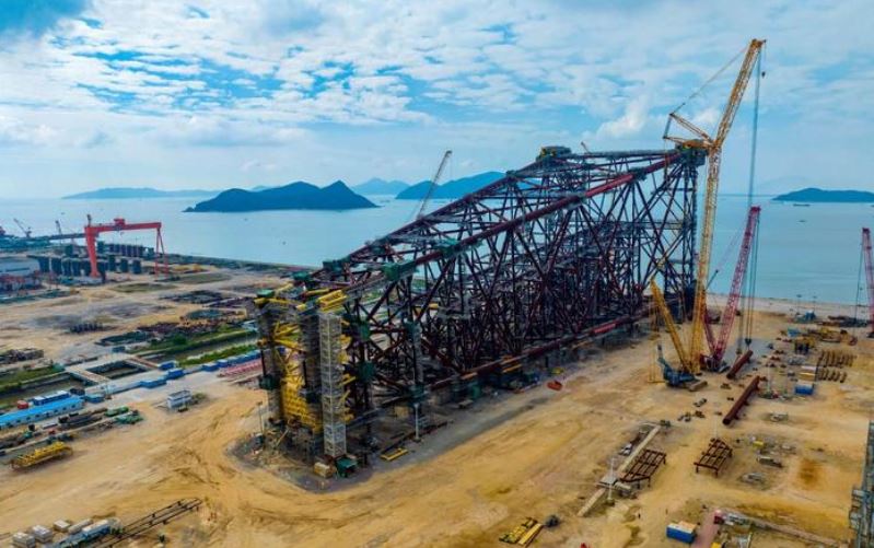 亚洲第一深水导管架“海基二号”主体结构完工