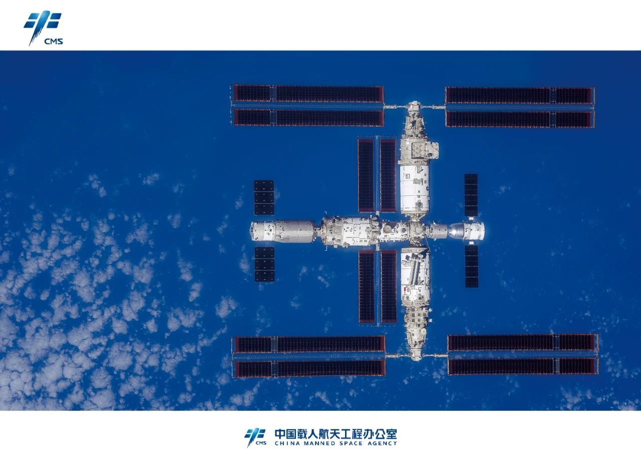 国家载人航天工程代表团访港 首公布中国空间站全构型工作照