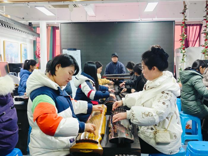 古琴非遗传人免费授艺 八年带出近4000学员