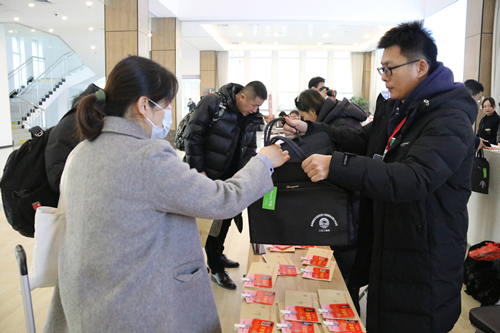 怀揣民意献良策 履职尽责促发展  东昌府区政协委员向大会报到