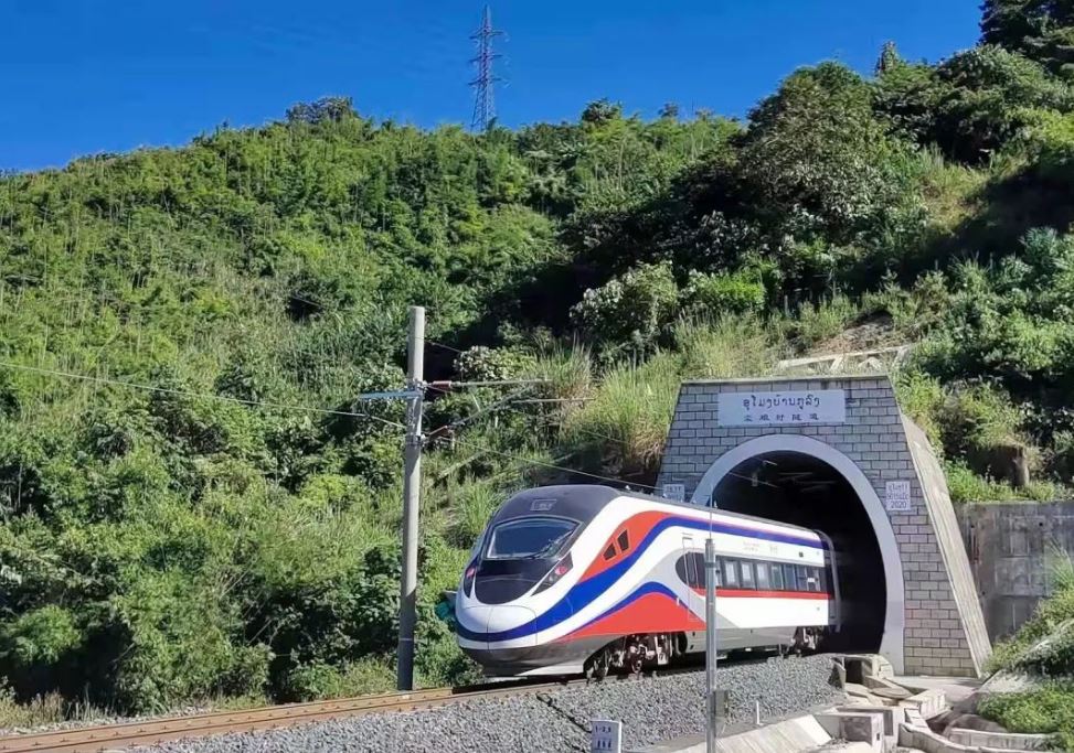 中老铁路老挝段单日发货量首破2万吨
