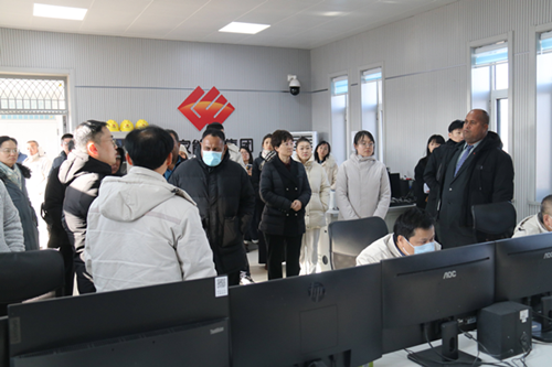 基里巴斯执政党主席团来东昌府区参观考察