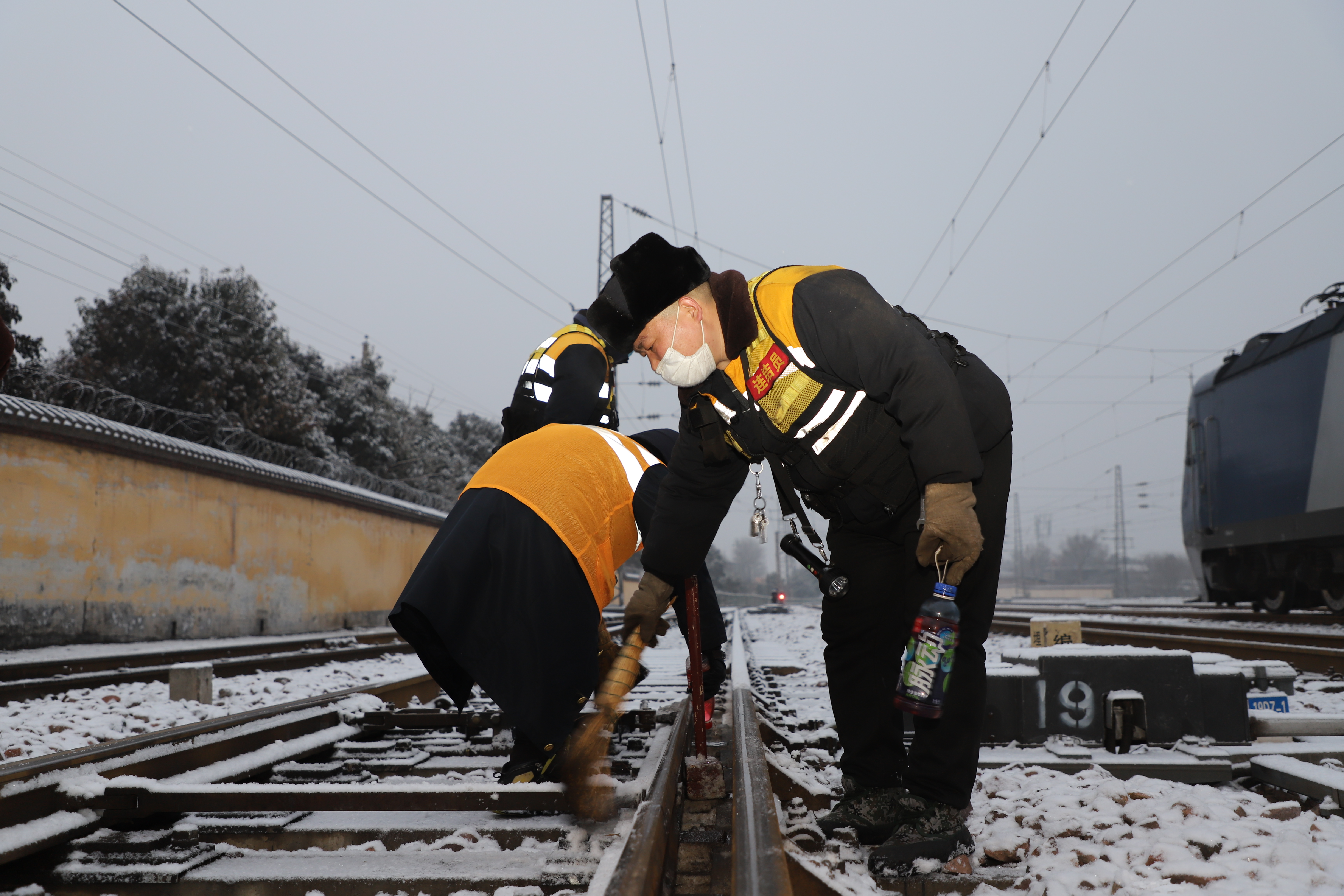铁路部门积极应对雨雪冰冻天气 保障旅客平安出行