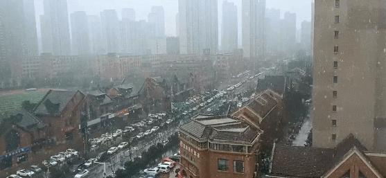 中东部大范围雨雪过程展开 雪线逐渐南压局地或有特大暴雪