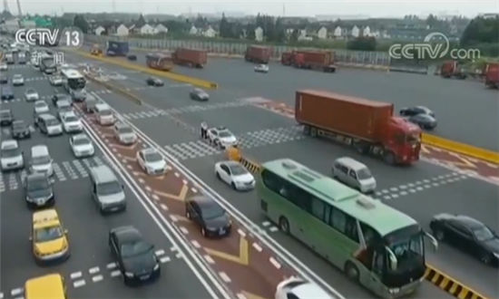 公安部交通管理局：春节假期全国道路交通总体平稳有序
