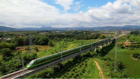 中老铁路国际旅客列车开通一年来成绩亮眼