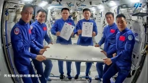 “太空交接”完成！神十七航天员乘组即将回家