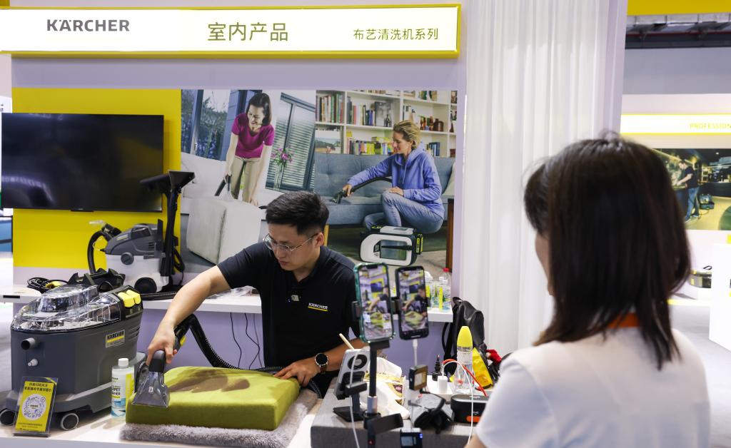 上新上线上台阶，第四届消博会“购物车”活力尽显