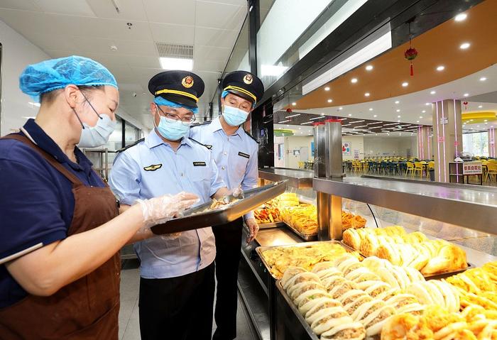 就加强校园食品安全工作 市场监管总局公开征求意见