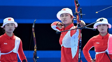 张雨霏夺得游泳女子100米蝶泳铜牌