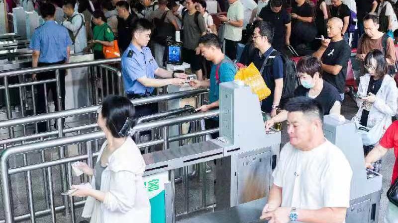 铁路暑运开启半月 北京地区共发送旅客798.3万人次