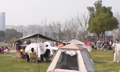 春日踏青带动户外用品热销！轻便帐篷、充气沙发、钛金属茶杯受青睐