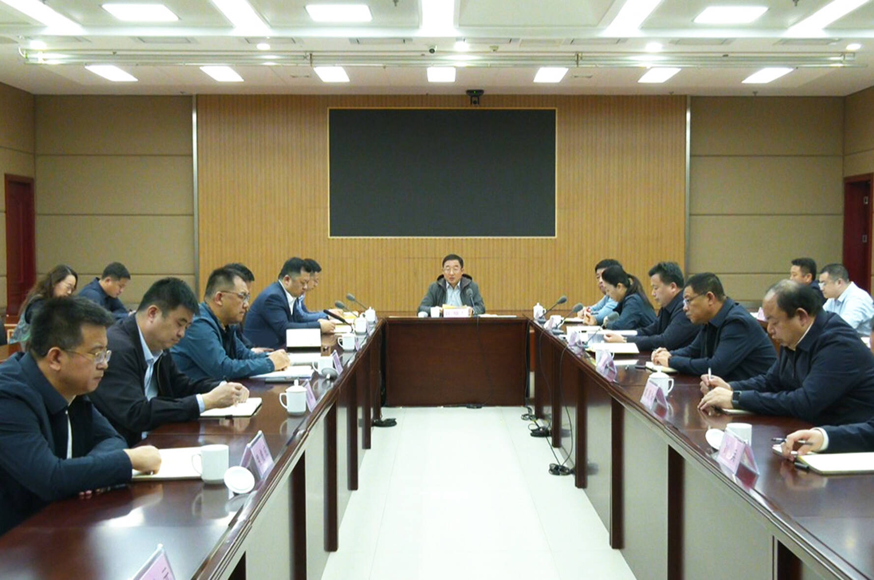 东昌府区大气污染防治“百日攻坚”专项行动调度会议召开