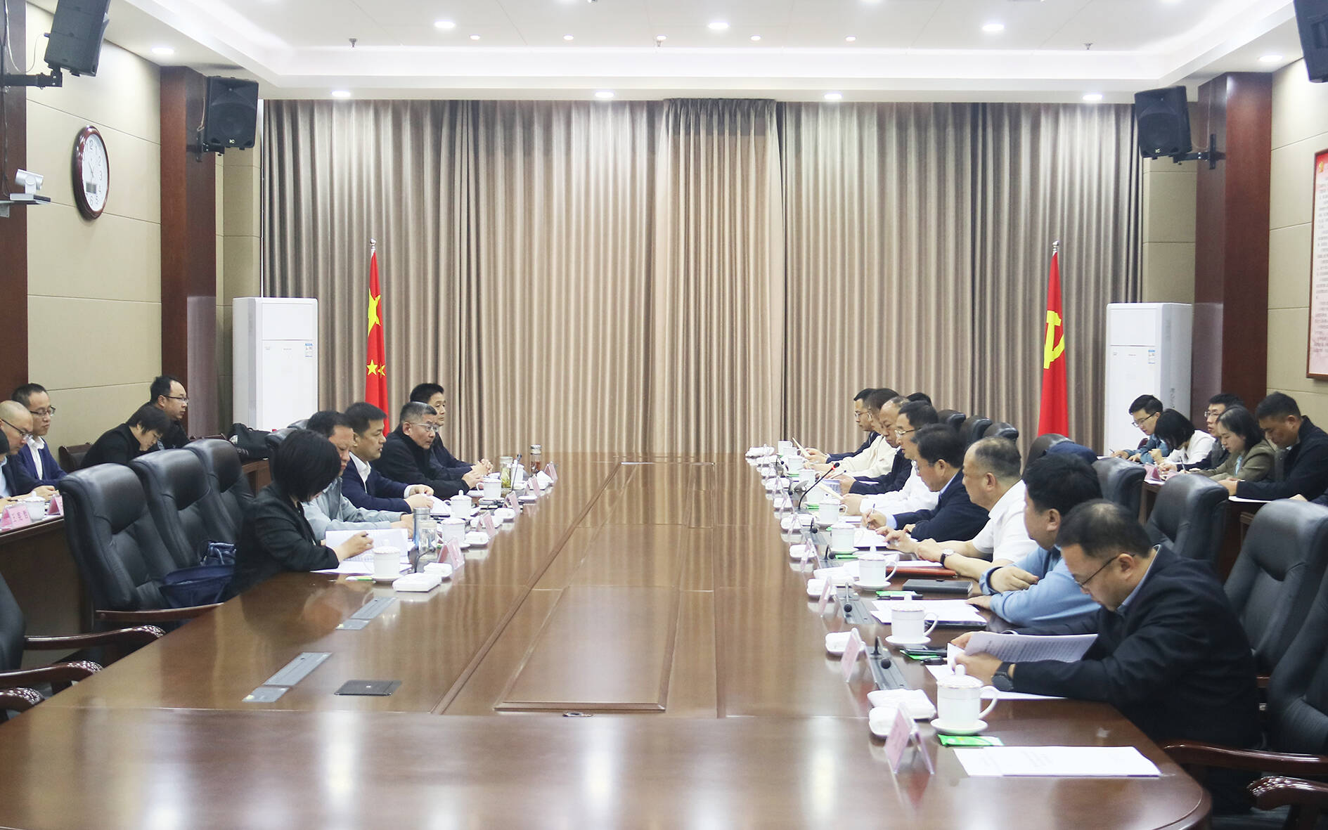 东昌府区委理论学习中心组和市住建局党组理论学习中心组联合开展理论学习活动