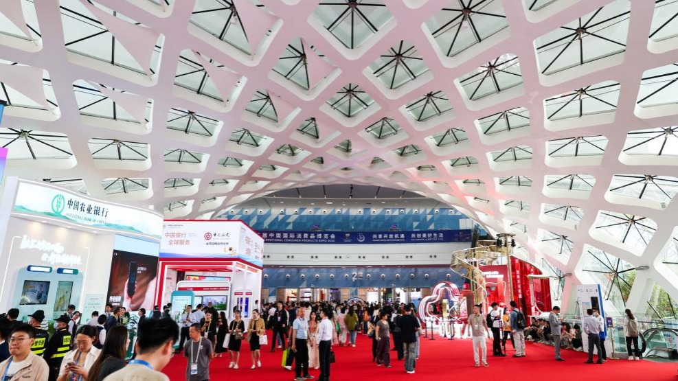 新华鲜报丨“购”在中国！消博会“新”意涌动