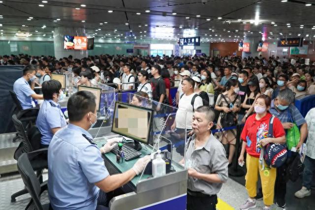 清明节假期全国口岸日均出入境人员达207.1万人次