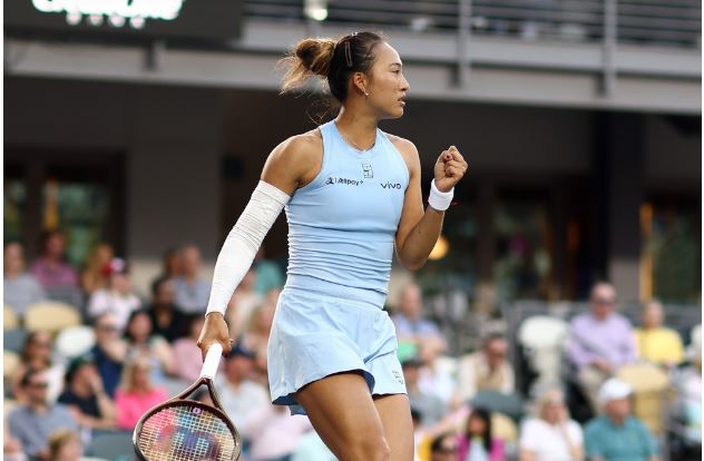 WTA500查尔斯顿站：郑钦文2-0击败萨卡里 晋级16强