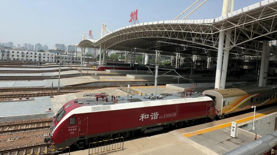 昼游夜行+错峰游览 这趟特色旅游列车跨省线路首发