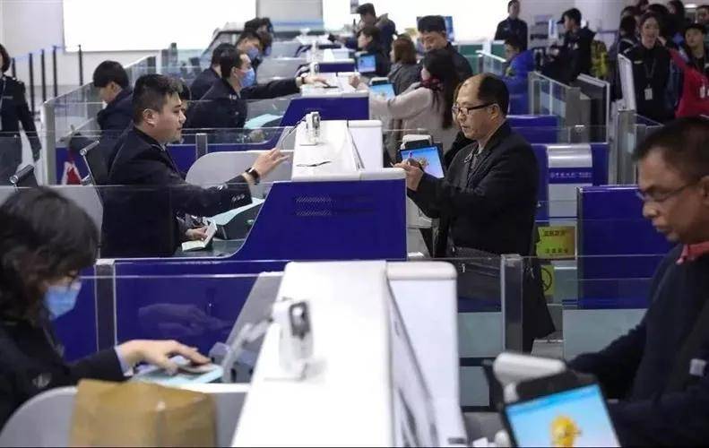 国家移民管理局：端午节假期预计日均215万人次出入境