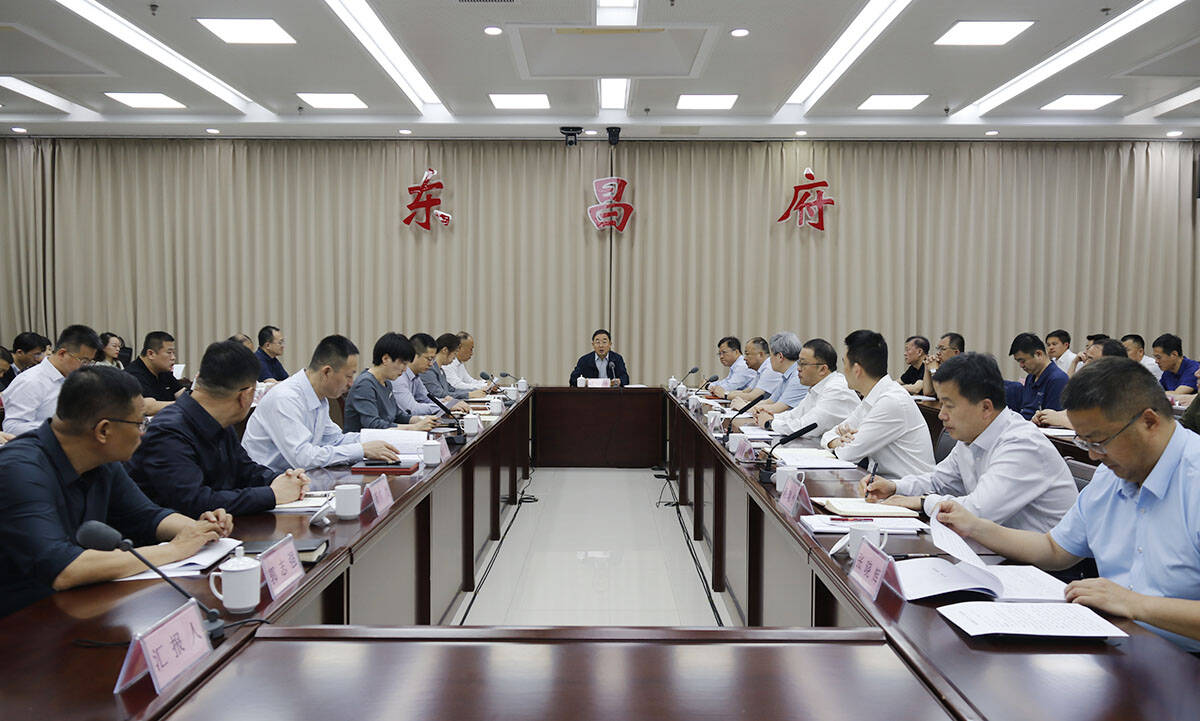 东昌府区委常委会（扩大）会议召开