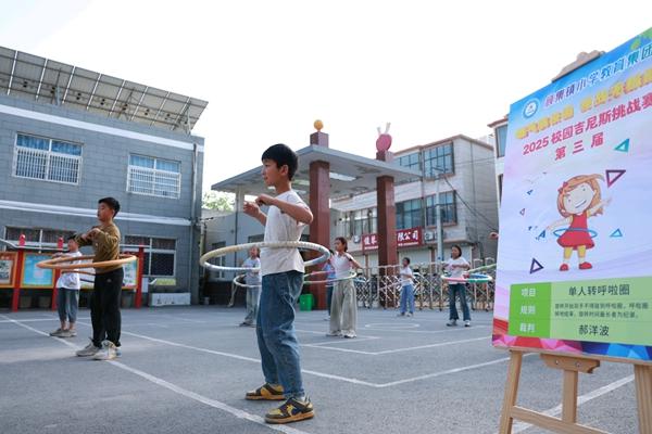 乡村小学生盯上“校园吉尼斯”