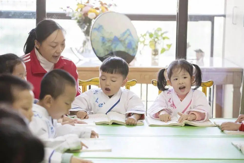 有毒童书岂能端上“成长餐桌”