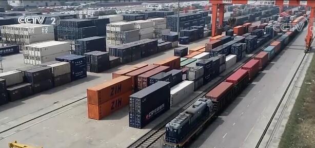 上半年国家铁路发送货物19.8亿吨