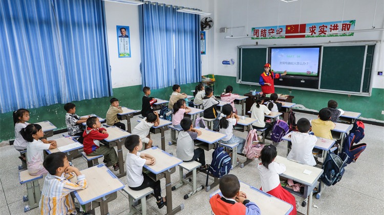 校园配餐服务新国标出台 提高管理门槛筑牢安全底线