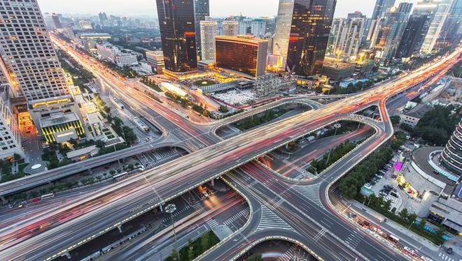 “中国式现代化是走和平发展道路的现代化”