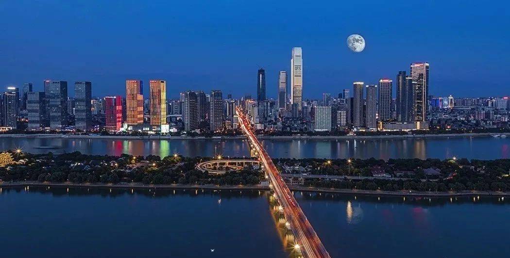 商务部：将在约50城开展“三新”试点城市建设