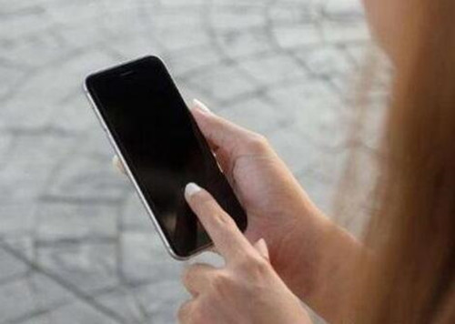 女博士被诈骗85万：自称泡实验室10年 不看朋友圈