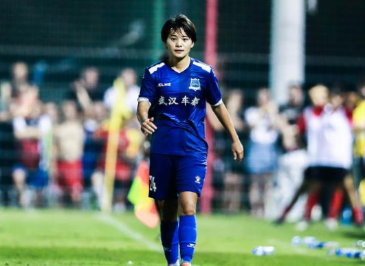 王霜斩获回归首球 拒冷门助球队逆转胜利送球迷