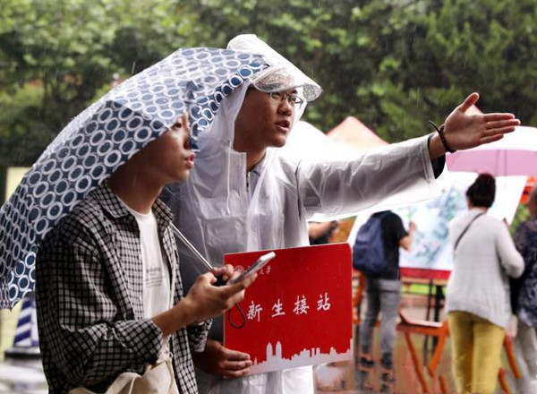 复旦迎来3千名新生亮点很多，却被质疑“妲己”女博士何时有下文