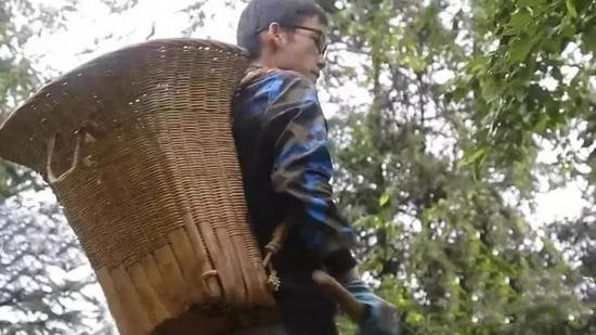 被清华校长点名的新生火了:收到通知书时正在搬砖