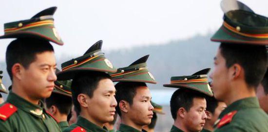 牢记子弟兵和人民的血脉联系