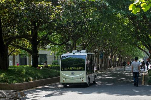 上海交大：无人驾驶小巴校园试运行